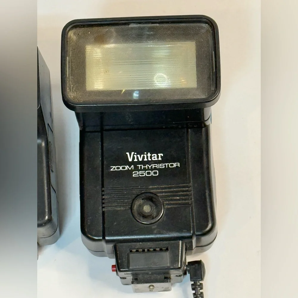 Vivitar 2500 Zoom Thyristor Flash & Auto 30D Dedicated Camera Flash Lot